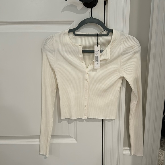Alice and Olivia NWT Soft White Button Cardigan/Sweater Size Small - Picture 1 of 3